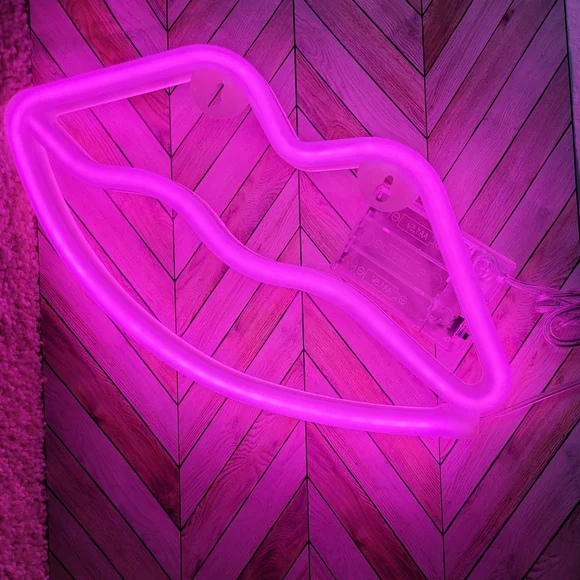 💋Pink Lips Neon Sign - Picture 2 of 12